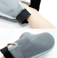 Large Pet Bathing Mitt and Scrubbing Glove

