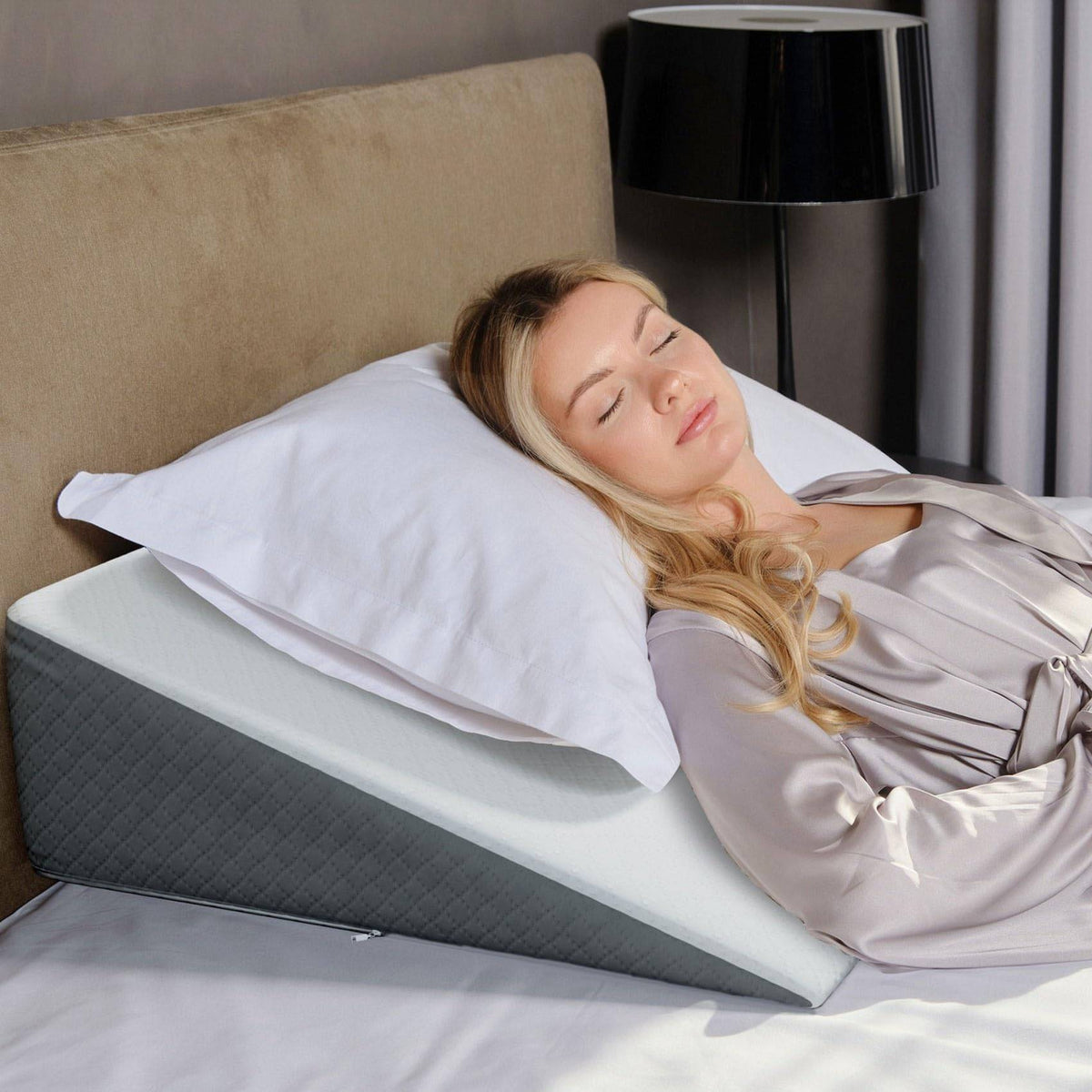 Bed Wedge Pillow with Jacquard Cover

